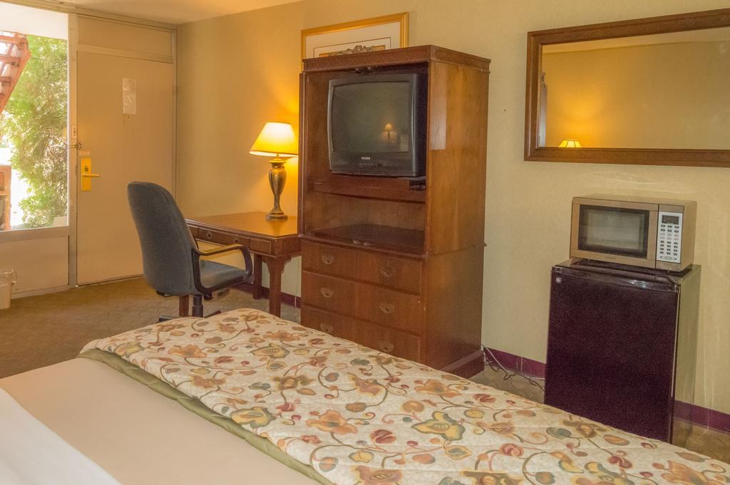 Executive Inn Hotel&Conference Center Lawton Cameră foto